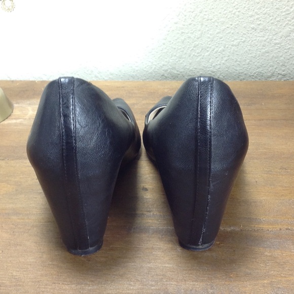 Nickels Black Peep Toe Faux Leather Covere… - Picture 4 of 7